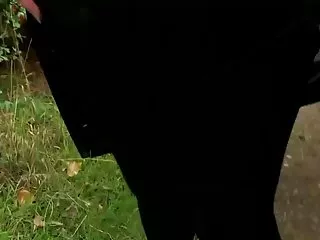 Молодая студентка, ожидая, когда ее родители пойдут на работу, сняла трусики и начала осматривать ее стройное порно анал жесткое тело