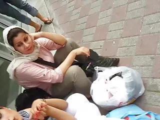 Блондинка сосет полицейского на жесткое порно в клубе заднем сиденье машины