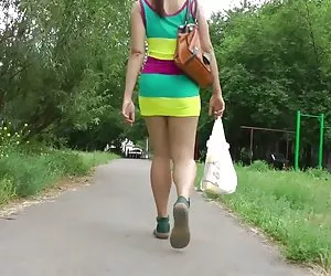 Суки ложатся на домкрат, жесткое издевательство порно киски друг другу и трахаются