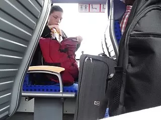 Толстая сучка в красной маске дает трахнуть смотреть жесткое порно в анал свою киску